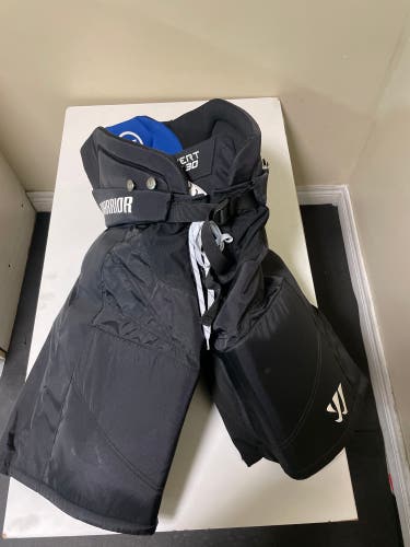 Warrior Covert QRE30 Hockey Pants Sr M, New