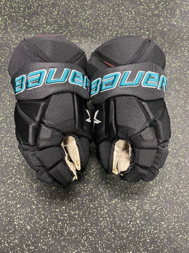 San Jose Sharks Pro Stock Mario Ferraro Bauer Vapor Pro Gloves