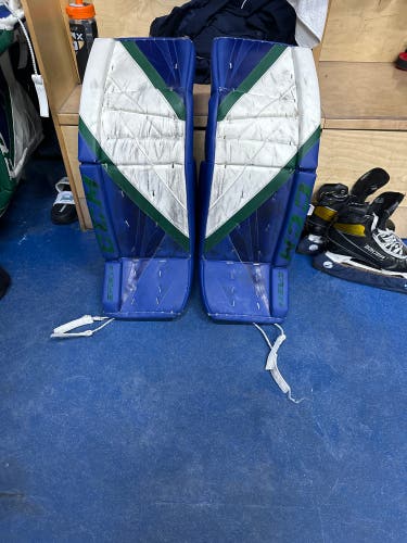 34" +2 CCM  Eflex 5 Goalie Leg Pads