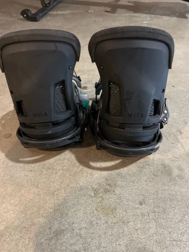 Men's Large Burton All Mountain Malavita Snowboard Bindings