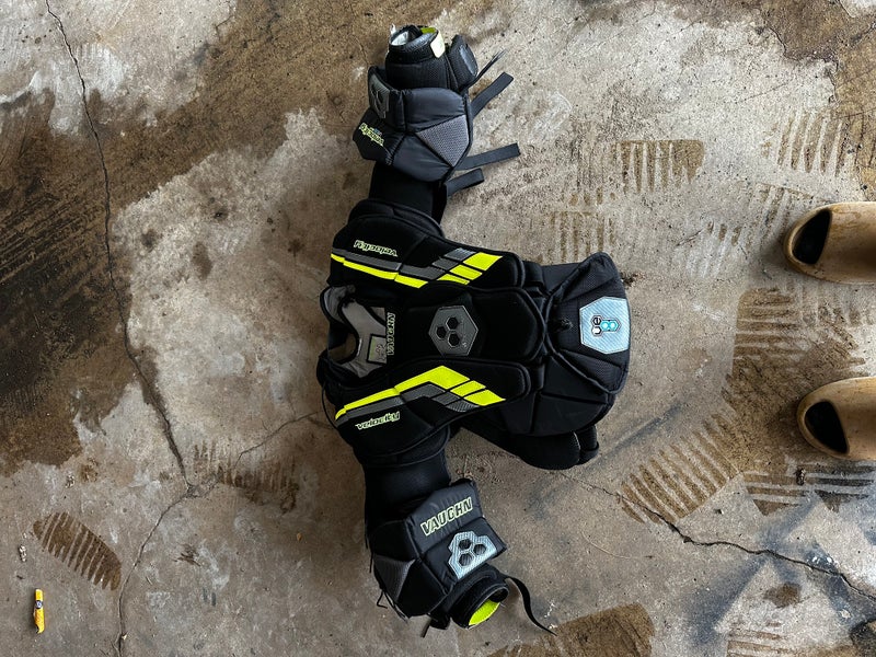 Used XL Vaughn Velocity VE8 Int Goalie Chest Protector