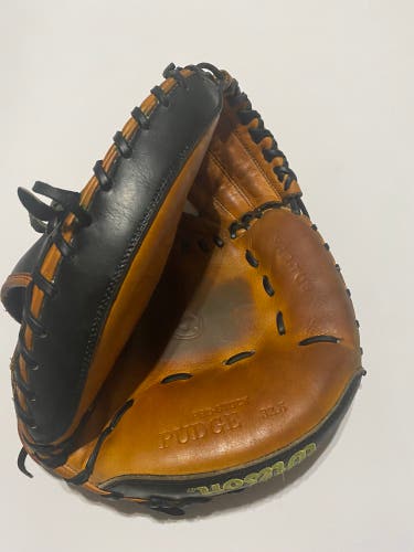 32.5 Wilson A2000 Pudge Catchers Mitt