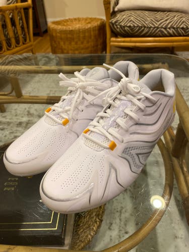 New Size 12 (Women's 13) Low Top Command Mc