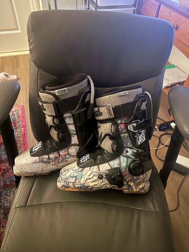 Full Tilt Tom Wallisch Pro w Hotronic Heaters - 28.5