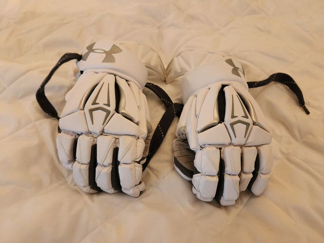 New Player's Under Armour Command pro 3 Lacrosse Gloves 10"