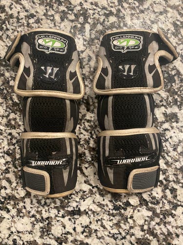 Youth Medium/Large Warrior Burn next Arm Pads