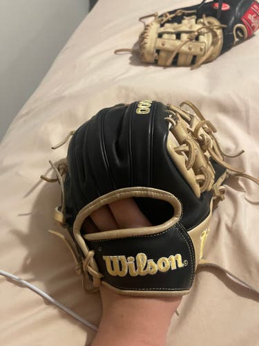 Used Wilson Infield A2000 Baseball Glove