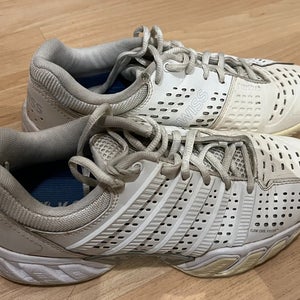 Used Women's Size 7.0 (Women's 8.0) Tennis Shoes