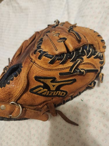 Mizuno Right Hand Throw Catcher's Power close Prospect Baseball Glove 32" Game Ready