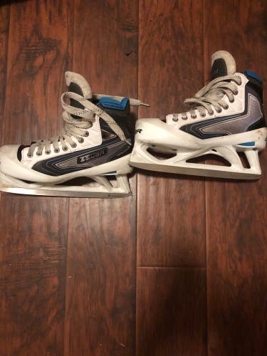 Senior Bauer Regular Width  Size 9.5 Reactor 7000 Hockey Skates