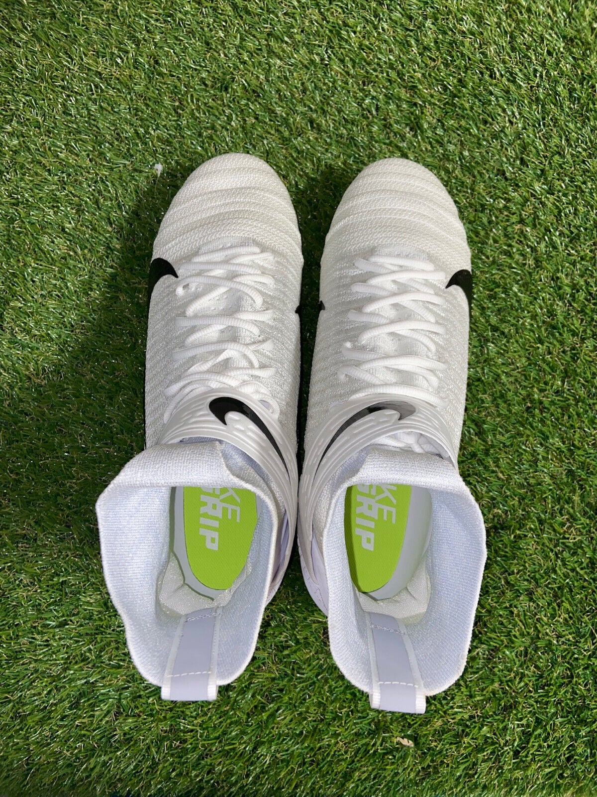 Nike Alpha Menace Elite 2 Flyknit White Football Cleats Men\'s 16 AO3374-101 NEW Nike Football Cleats Mens Size 16 White Alpha Menace Elite 2  main image 2