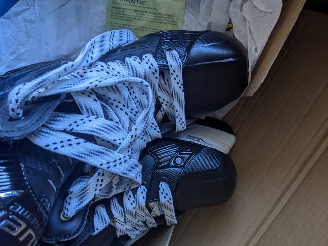 Senior New Bauer Supreme Mach Hockey Skates Regular Width Size 7