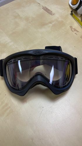 Unisex New UVEX downhill II  with a clear lens Ski Goggles