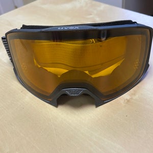 Unisex New UVEX chevron Ski Goggles Small
