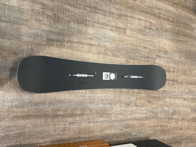 Men's  Burton Without Bindings Soft Flex Directional Twin Instigator flat Top Snowboard