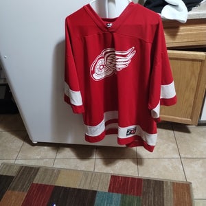 Red Used XL Adult Unisex Jersey Detroit red wings Chris Osgood