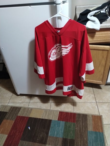 Red Used XL Adult Unisex Jersey Detroit red wings Chris Osgood