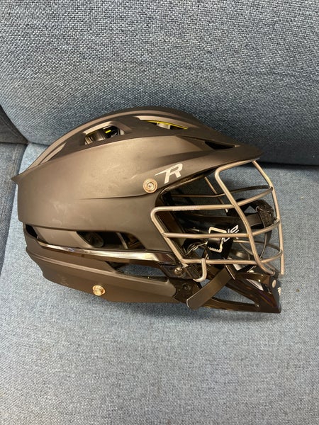Player's Cascade R Helmet
