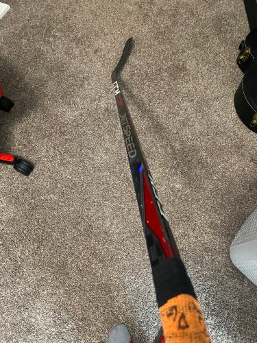 Senior Right Handed Toe Pattern CCM JetSpeed Hockey Stick