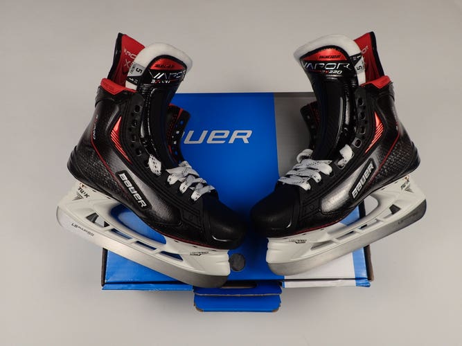 Bauer Vapor 3X Pro Ice Hockey Skates Intermediate Size 5 Fit 1 BRAND NEW