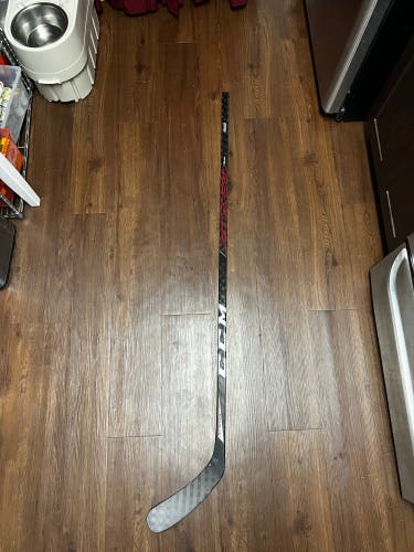 Used Right Handed Mid Pattern Jetspeed Team Hockey Stick