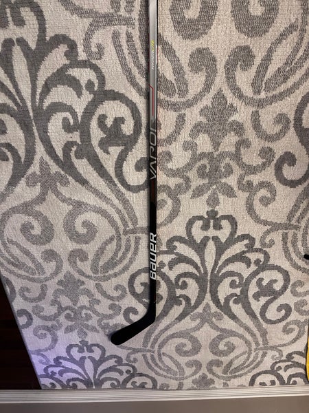 Senior Right Handed P92 Vapor Hyperlite Hockey Stick