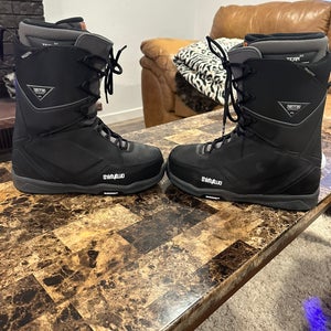 Men's Size 11.5 (Women's 12.5) Thirty Two Lashed Snowboard Boots