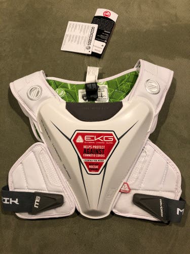 New Adult Medium Maverik M5 EKG Speed Pads