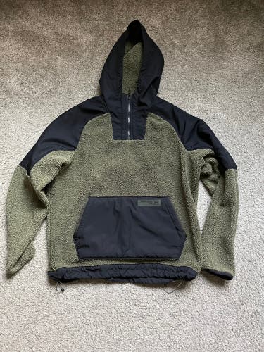 *Brand New Men’s Medium Under Armour Fleece