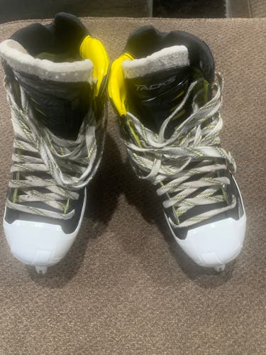 Used Tacks 6092 Hockey Goalie Skates Senior Size 9