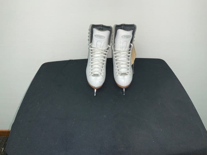 Used Riedell Riedell 229 Edge Figure Skates Size 4