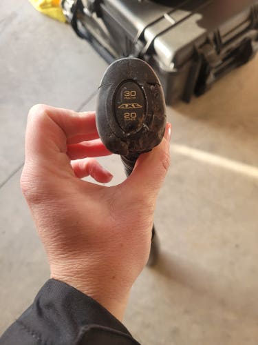 Used USSSA AXE Avenge Bat 20 oz 30"