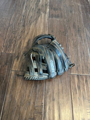 Used Infield 11.5" A2000 Baseball Glove