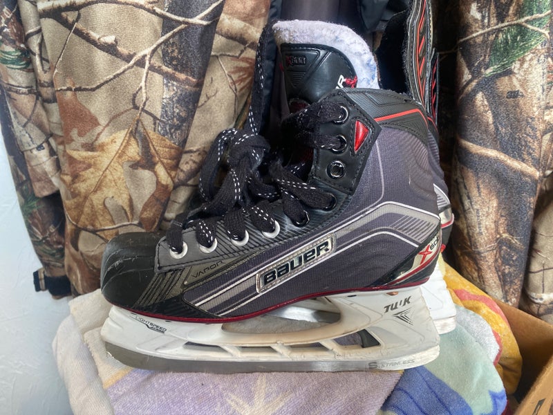 Used Bauer Regular Width Size 4.5 Vapor X600 Hockey Skates