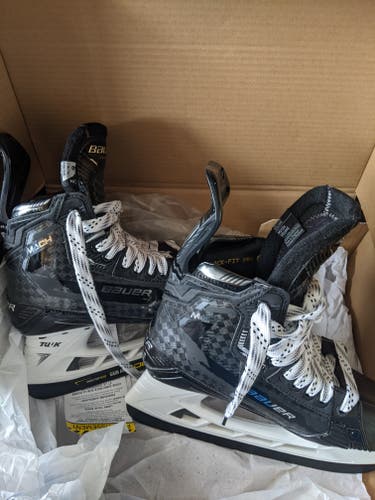 Intermediate New Bauer Supreme Mach Hockey Skates Regular Width Size 6