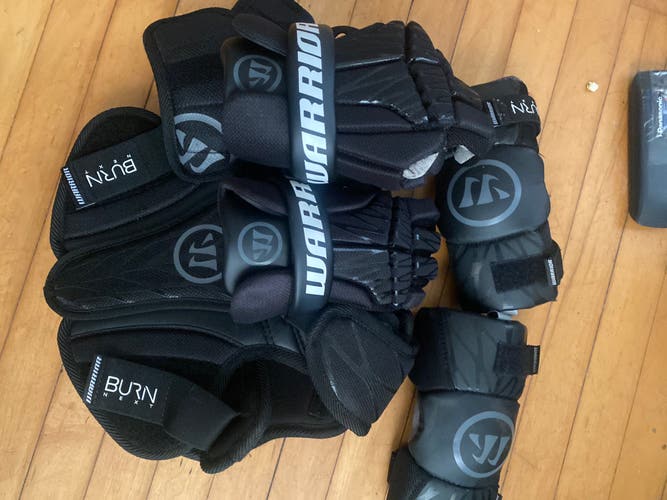 Youth Small Warrior Burn Next Shoulder Pads