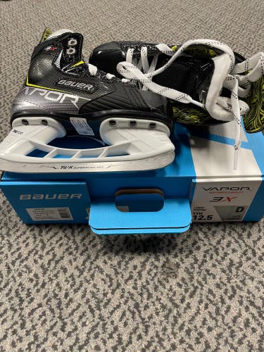 Bauer Vapor 3X Youth size 12.5 D width skate