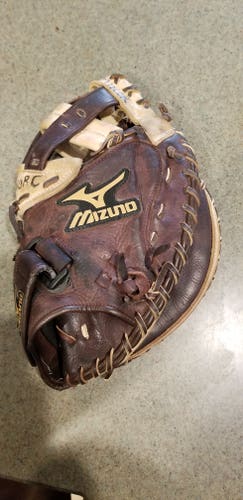 Used Mizuno Right Hand Throw Catcher's Franchise Softball Glove 34"