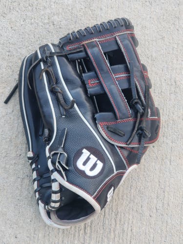 Used Wilson Left Hand Throw Outfield A2000 Baseball Glove 12.75"