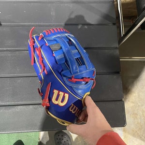 Outfield 12.5" A2000 Baseball Glove