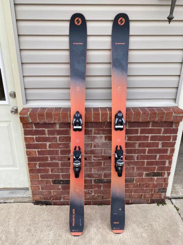 Used 2023 Powder With Bindings Max Din 14 Rustler 11 Skis