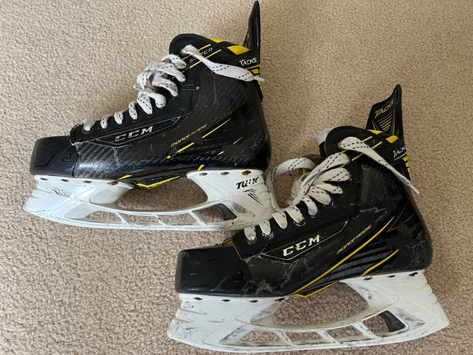 CCM Super Tacks Monoframe 360 Ice Hockey Skates Size 9