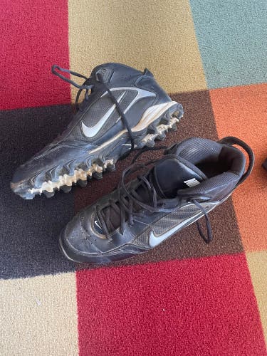 Unisex Molded Cleats Mid Top Cleats