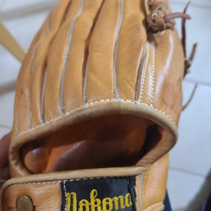 Used Right Hand Throw Nokona Baseball Glove 11"