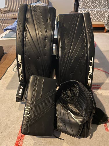 New 35" Regular  L12.2 Goalie Full Set