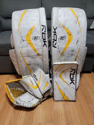 Used 34" Reebok Full Right 6k Goalie Full Set