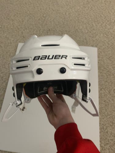 New Small Bauer Re-Akt 75 Helmet