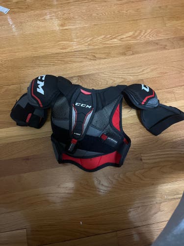 Junior Medium CCM  Vibe Shoulder Pads
