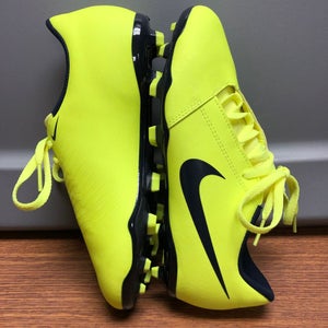 Nike Boys 4 Cleats Athletic Shoes Soccer Neon Green Yellow Venom Club Bright