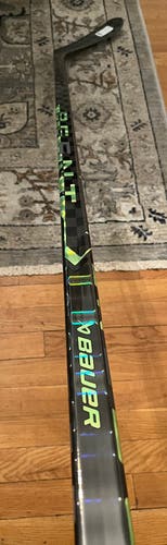 BAUER AG5NT GRIP COMPOSITE HOCKEY STICK - SENIOR